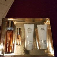 White Diamonds by Elizabeth Taylor for Women - 4 Pc Gift Set 3.3oz EDT Spray, 3.3oz Gentle Moisturizing Body Wash, 3.3oz Perfumed Body Lotion, 10ml EDT Spray